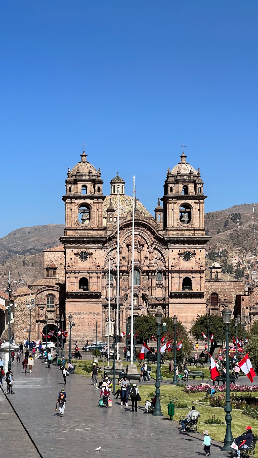 Cusco Cathedral overlooking the busy Plaza de Armas