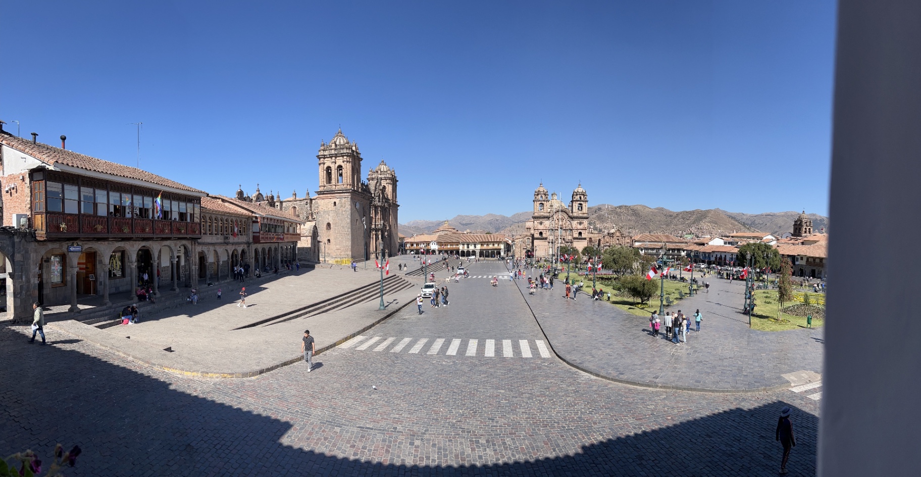 Wide view across the arcades and cathedral of Plaza de Armas
