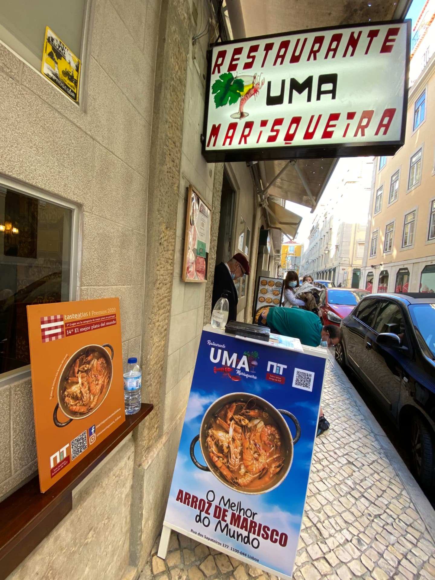 The street front of Restaurante Uma Marisqueira